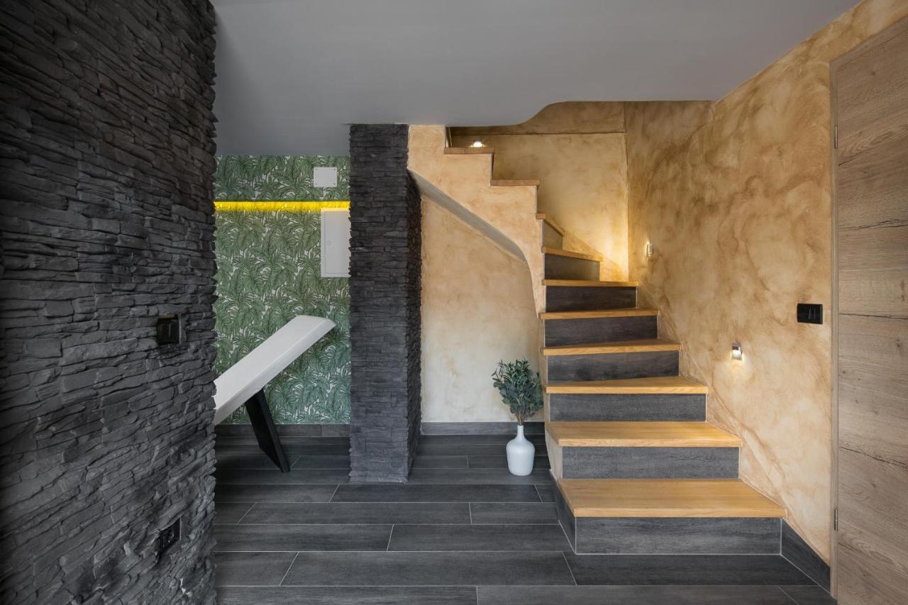 Villa Vesna With Sauna, Hot Tub Potpican Екстер'єр фото