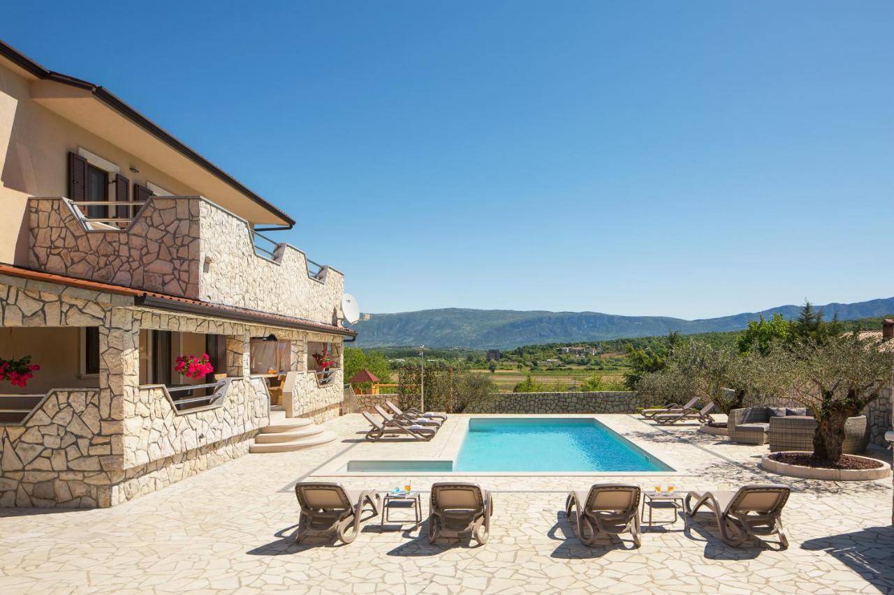 Villa Vesna With Sauna, Hot Tub Potpican Екстер'єр фото