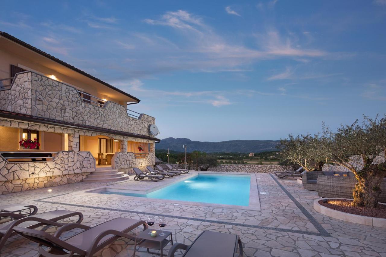 Villa Vesna With Sauna, Hot Tub Potpican Екстер'єр фото